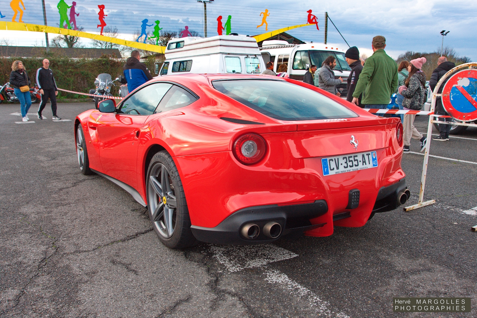 Ferrari F12_01.jpg